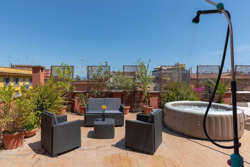 Penthouse With Jacuzzi On Private Terrace In Trastevere Roma Exterior foto