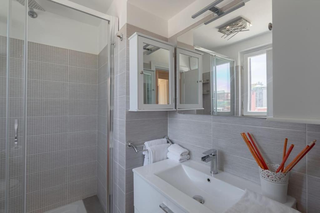 Penthouse With Jacuzzi On Private Terrace In Trastevere Roma Exterior foto